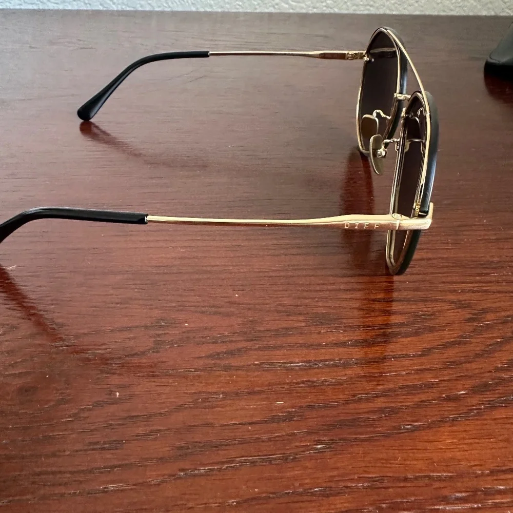 Diff Eyewear women's Aviator sunglasses - Picture 3 of 3